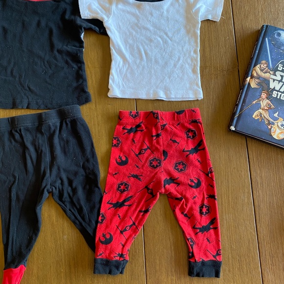 Star Wars PJ Sets and Book - Picture 6 of 13